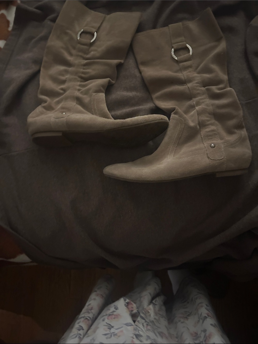 Guess boots